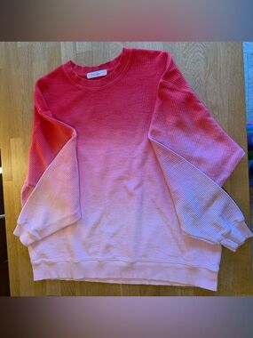 Super Soft Ombre Sweatshirt! Red to Pink with that cozy oversized fit!